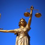Funkcja Notariusza: Kluczowe Aspekty i Świadczenia Prawne
